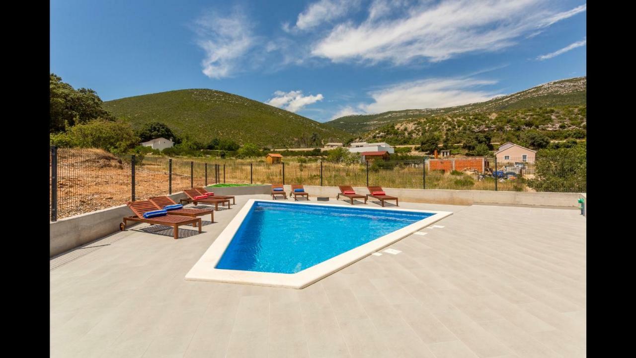 Apartment Mila Kastela *