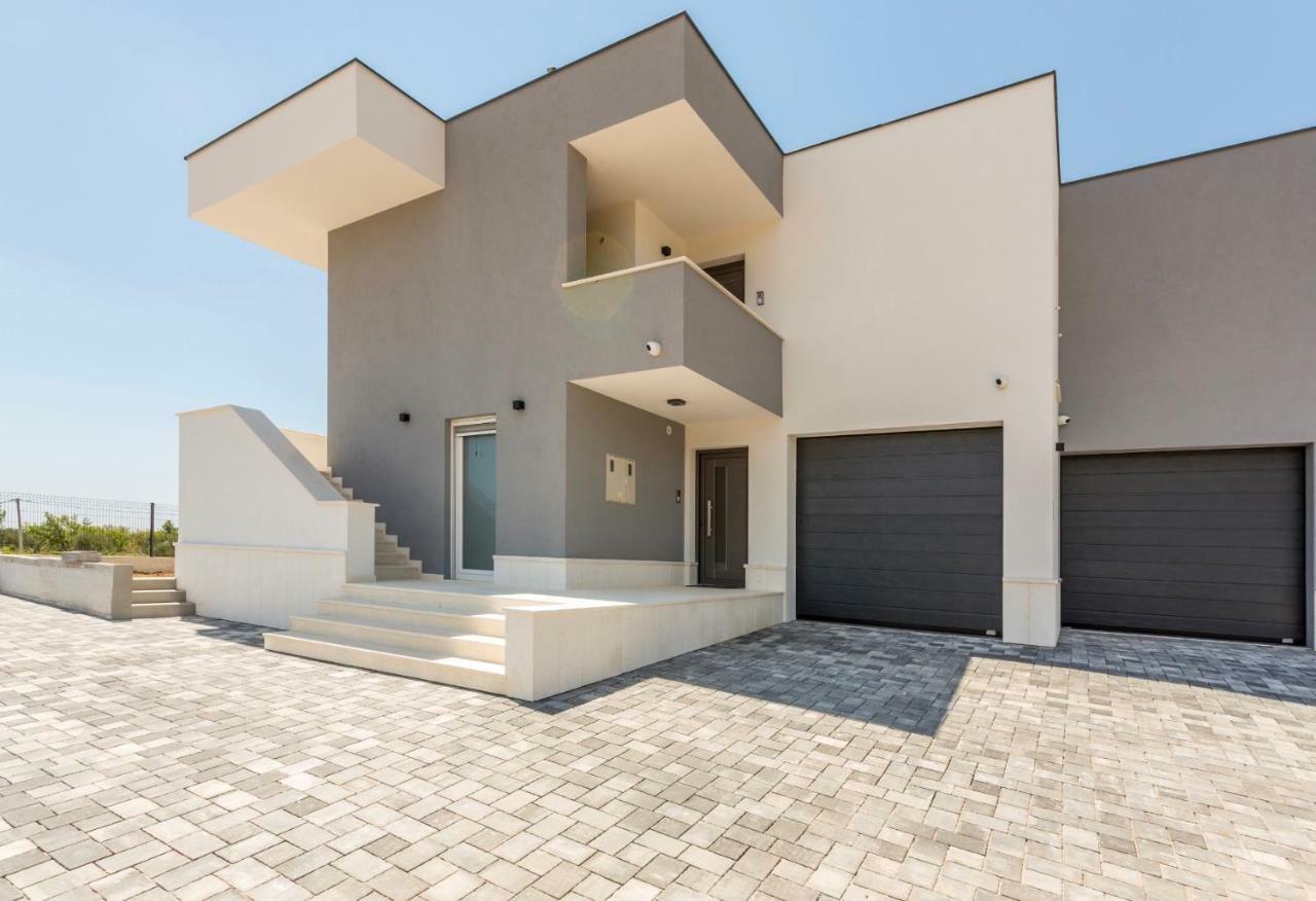 Mila Kastela Apartman Kastel Novi